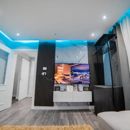 Luxury Apartment Square 21 Tirana Exterior photo