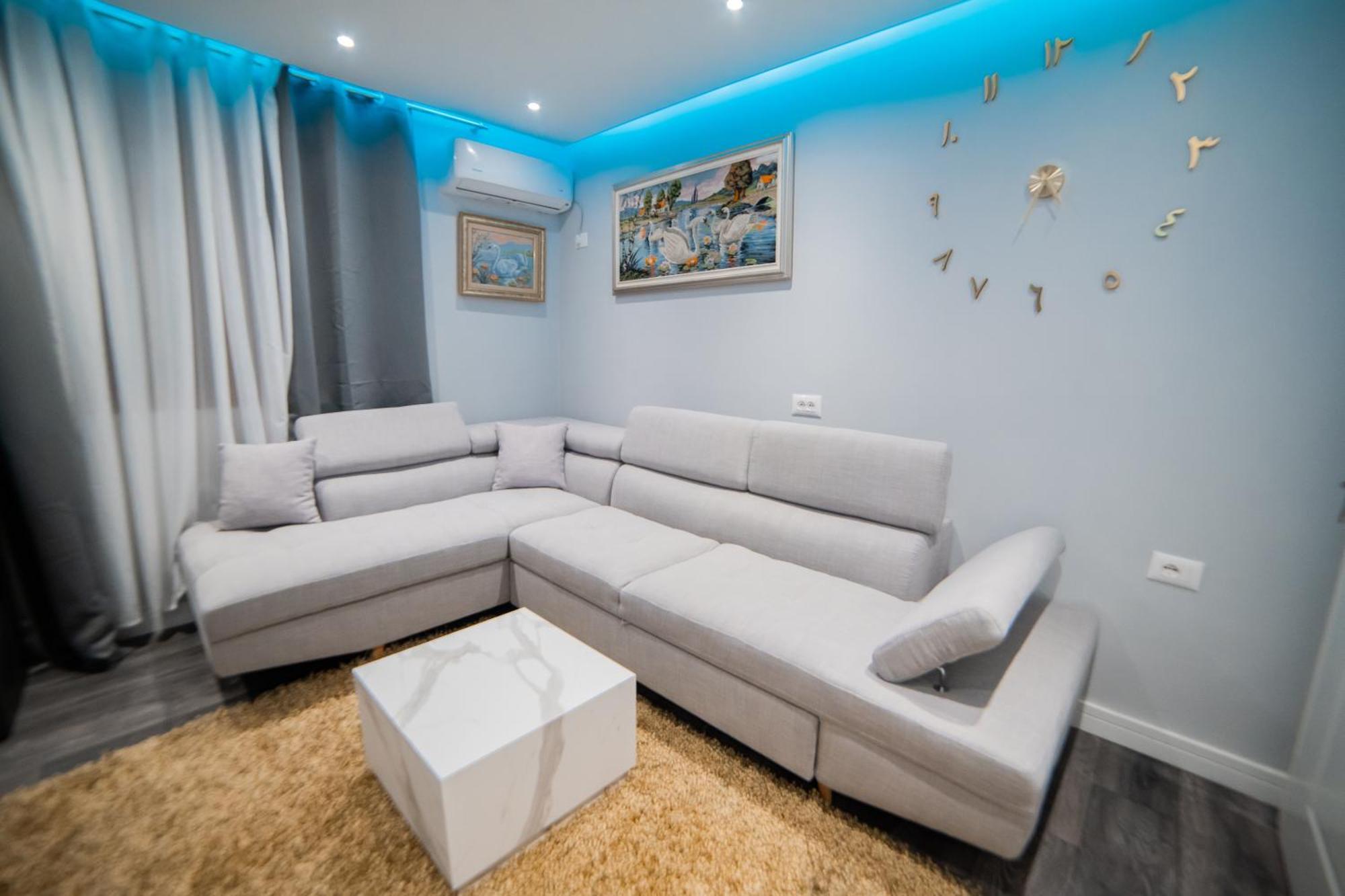 Luxury Square 21 * Tirana