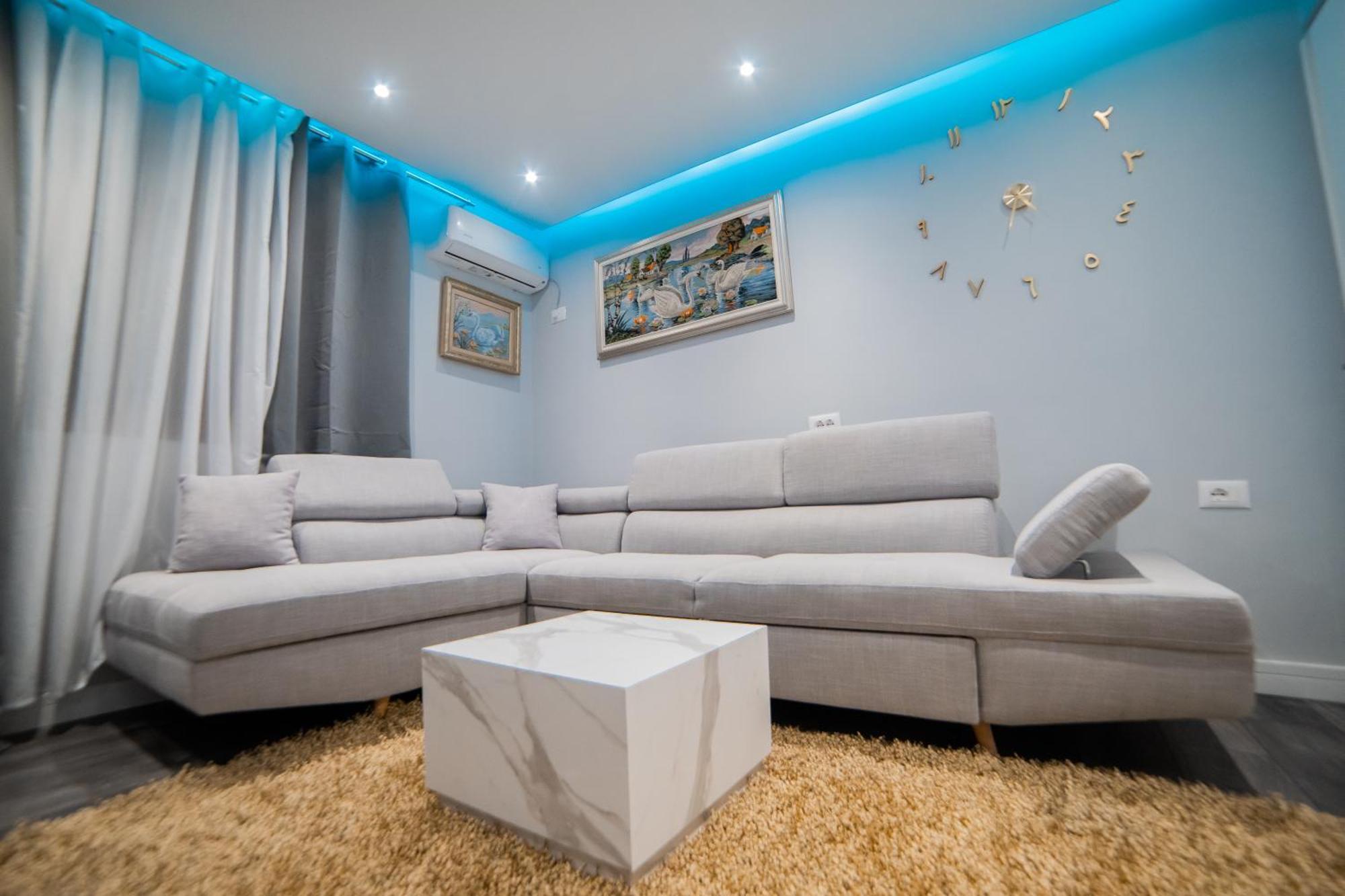 Luxury Square 21 Tirana